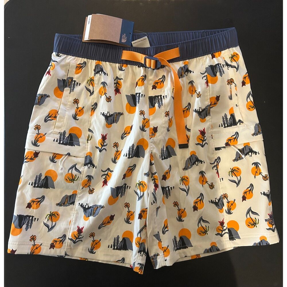 The North Face White Valley Sun Belted Cargo Shorts Men's Medium LONG NWT